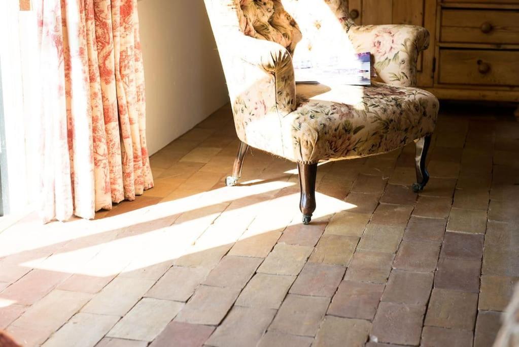 Bromans Barn A Beautiful Cottage By The Sea And Cudmore Nature Reserve West Mersea Exterior foto