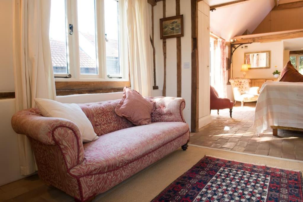 Bromans Barn A Beautiful Cottage By The Sea And Cudmore Nature Reserve West Mersea Exterior foto